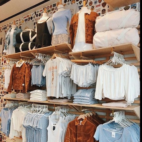 Mini Fall Mystery Box!! 🖤 - Picture 4 of 8